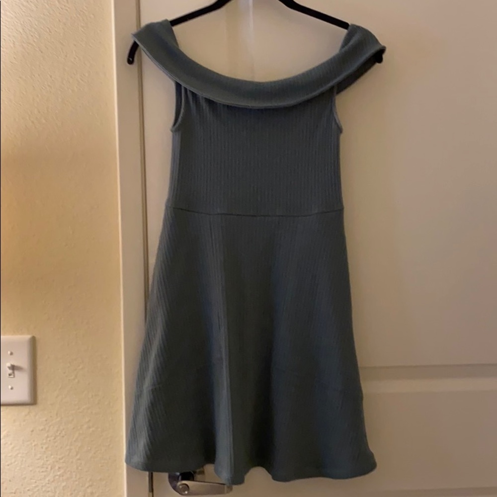 Free people of the shoulder dress with POCKETS!